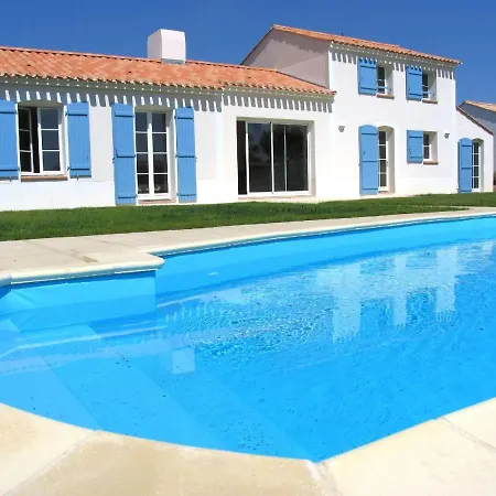 Charming With Dishwasher Located At A Golf Course Appartement